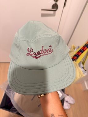 Tracksmith London 26 hat